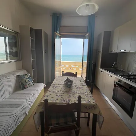 Paradiso Fronte Mare אגנונה באגני