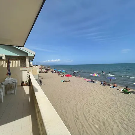 Paradiso Fronte Mare Ferienhaus