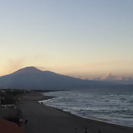Paradiso Fronte Mare * אגנונה באגני