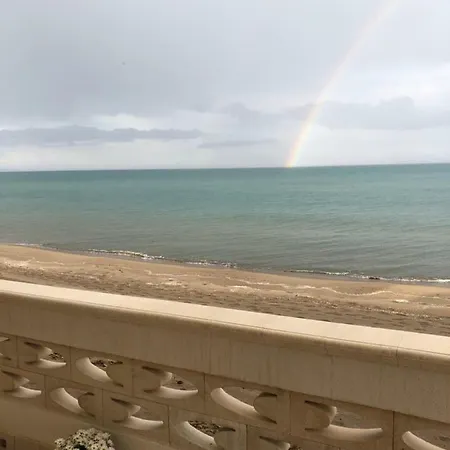 Paradiso Fronte Mare * אגנונה באגני